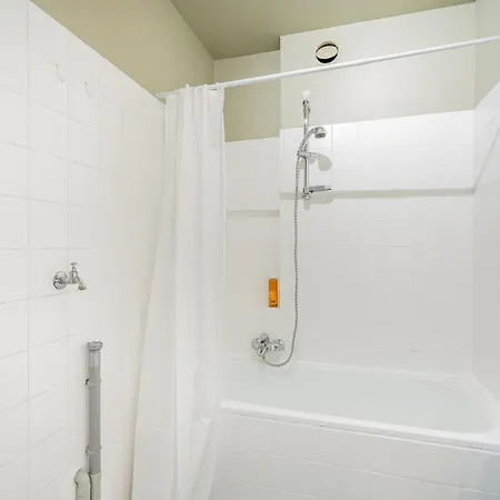 Apartment Bright And