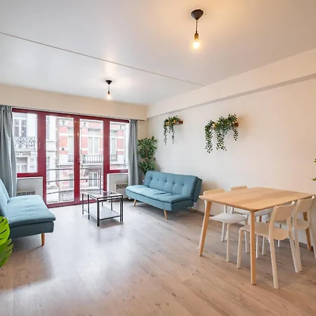 Bright And Apartment *